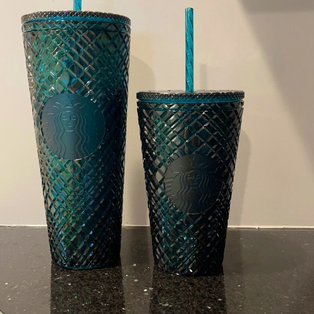 Green Starbucks tumbler holiday limited edition